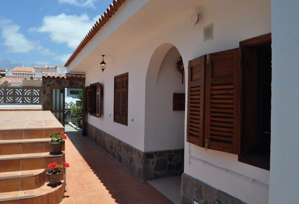 Los Cisnes Encantadora Casa Con Jardin Y Estudio Vista Al Mar El Medano  Bagian luar foto
