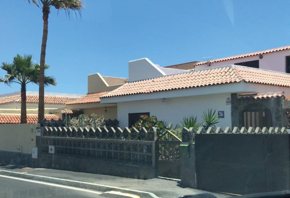 Los Cisnes Encantadora Casa Con Jardin Y Estudio Vista Al Mar El Medano  Bagian luar foto